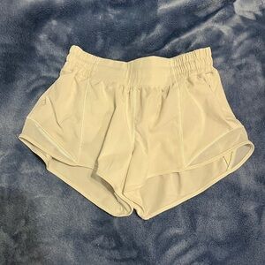 Lululemon Hotty Hot 2.5”